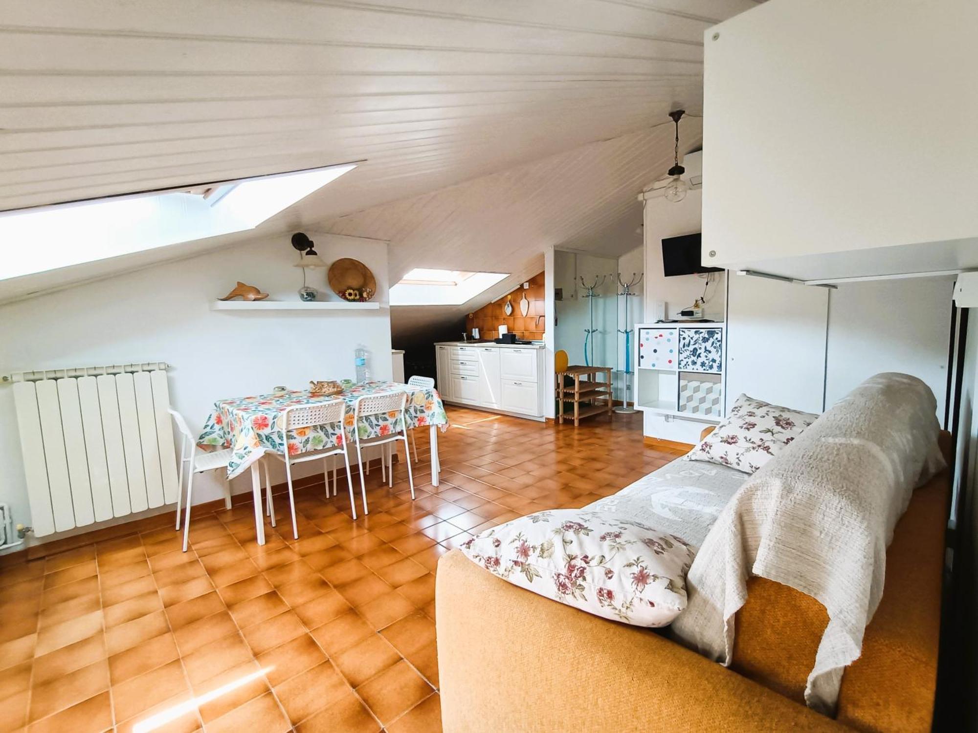 Mansard Apart Alba - Sea 5 Terre-Trekking-Excursions-Relax سان تيرينزو المظهر الخارجي الصورة